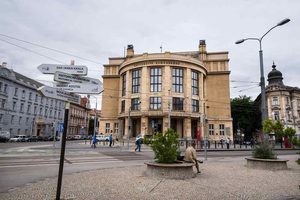 Університет Коменського у Братиславі. Джерело: Shutterstock.