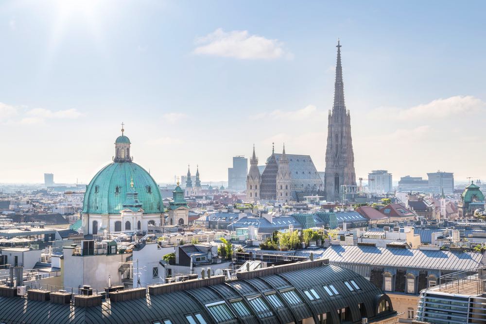 В австрийской столице расположено 30 государственных и более 20 частных вузов с отличной академической репутацией. Источник фото: Shutterstock